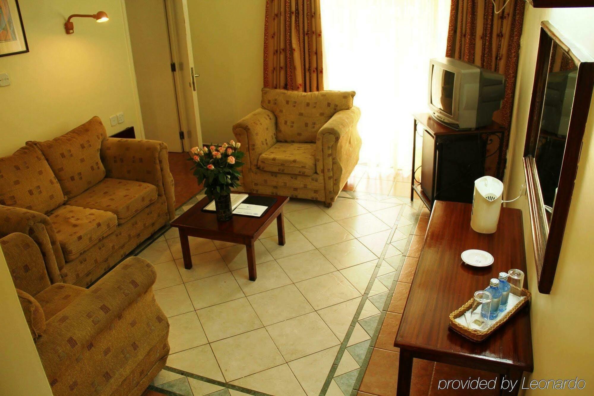 Sentrim 680 Hotel ナイロビ 部屋 写真